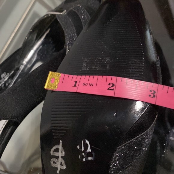 Easy Street Alive 5 black strappy slingback sandals, size 6M. - Picture 12 of 12